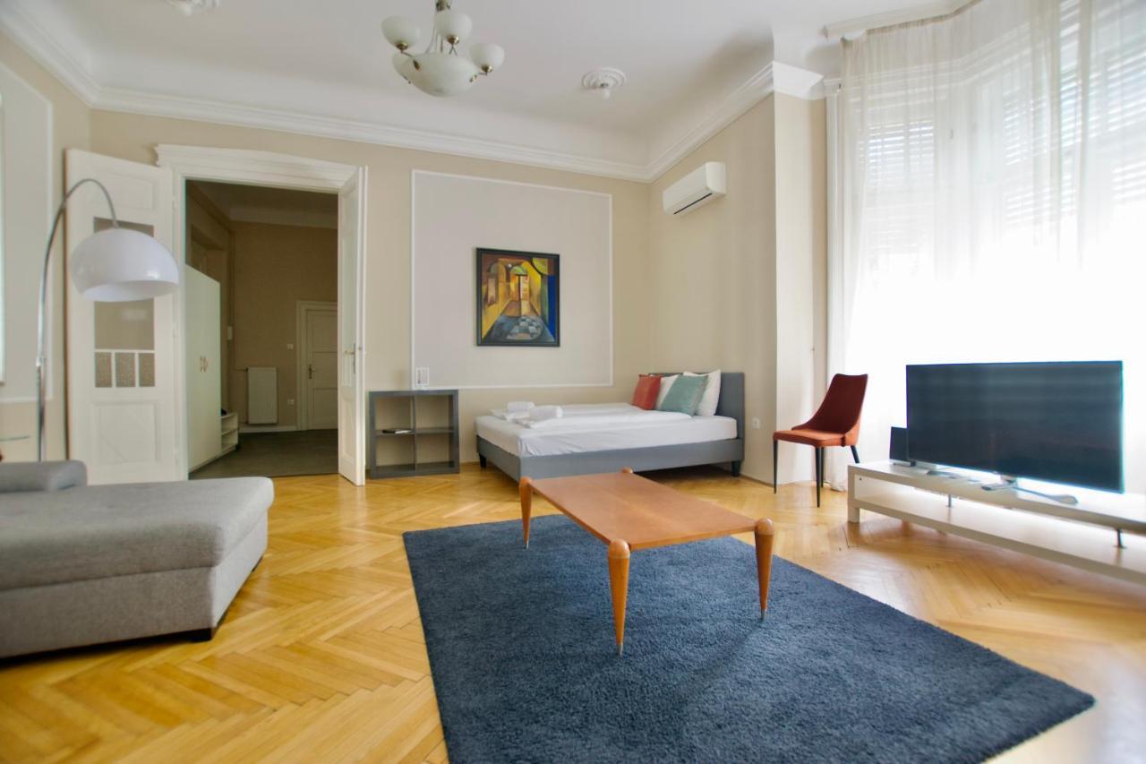Standard Apartment By Hi5 - Kecskemeti Street Suite Budapest Exterior photo