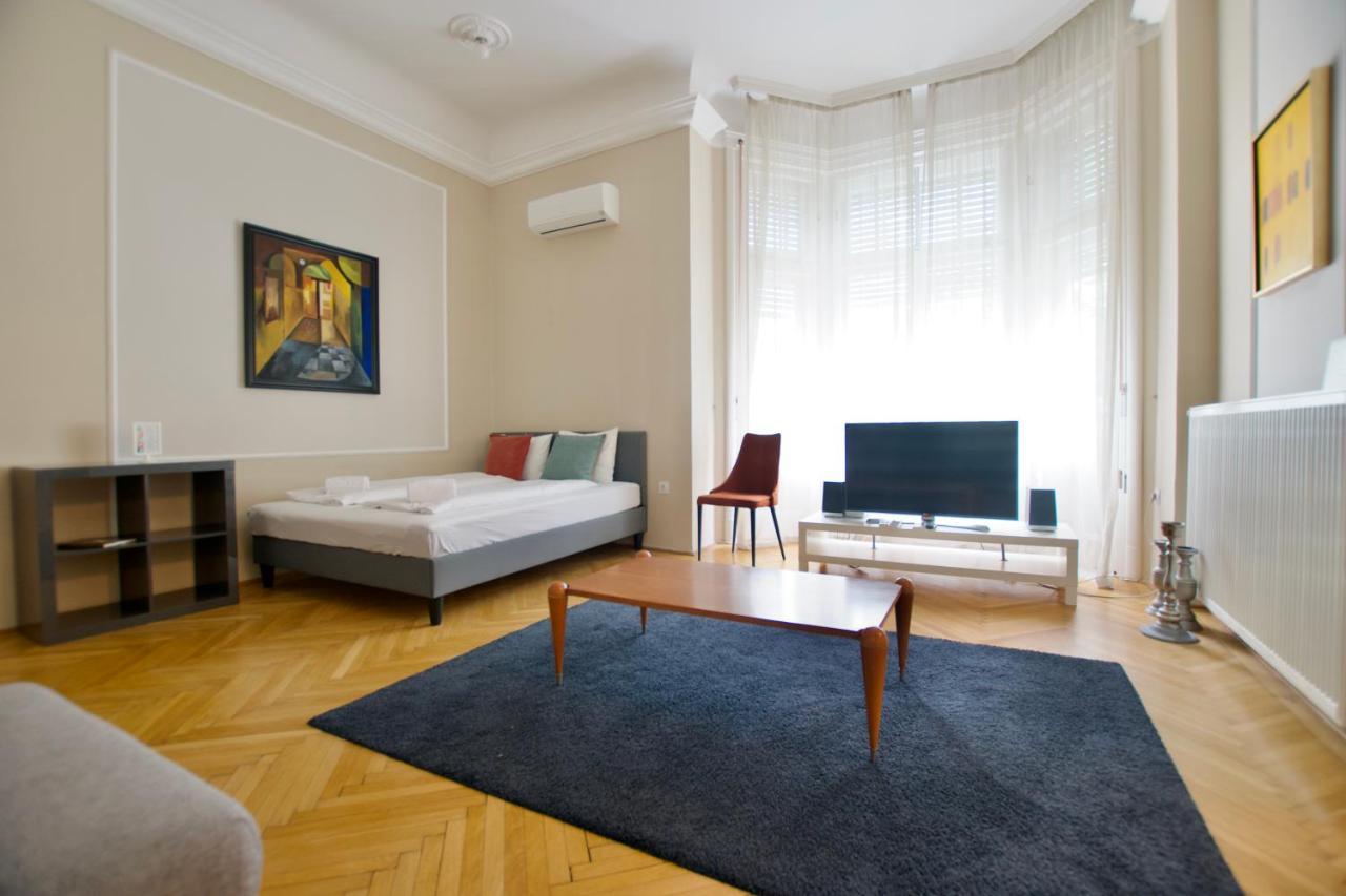 Standard Apartment By Hi5 - Kecskemeti Street Suite Budapest Exterior photo
